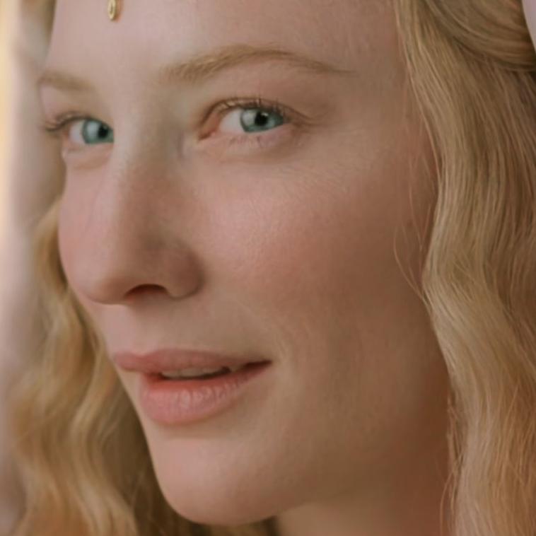 Athena نیم‌رخ